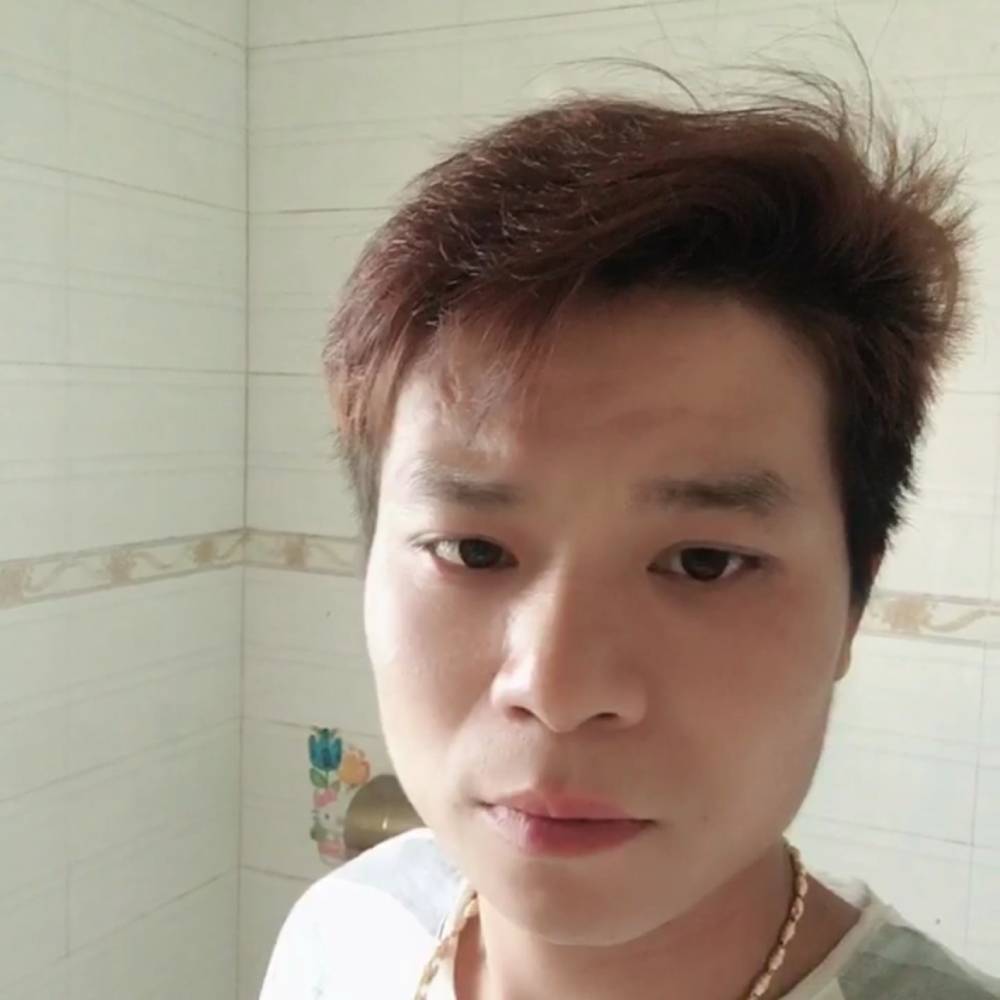 蘩藜慈祥的照片