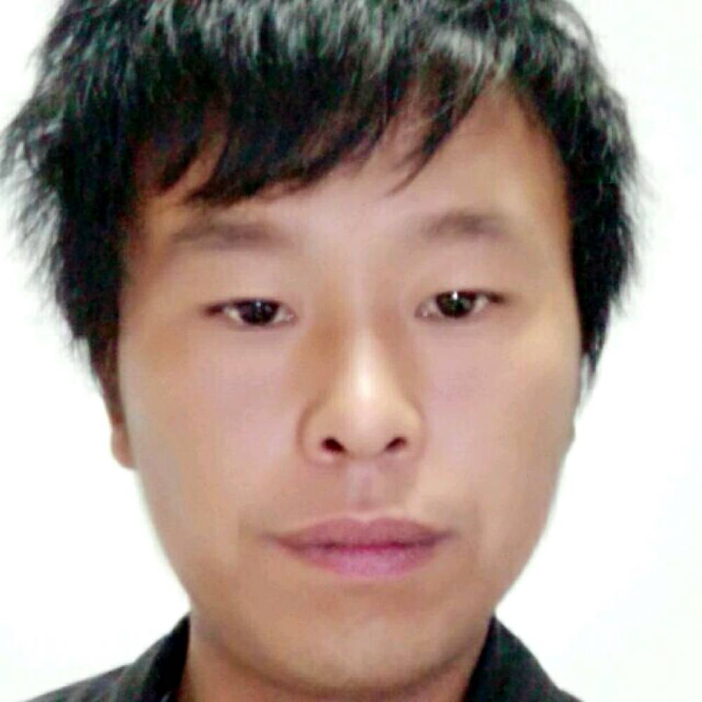 漂亮与耳机的照片