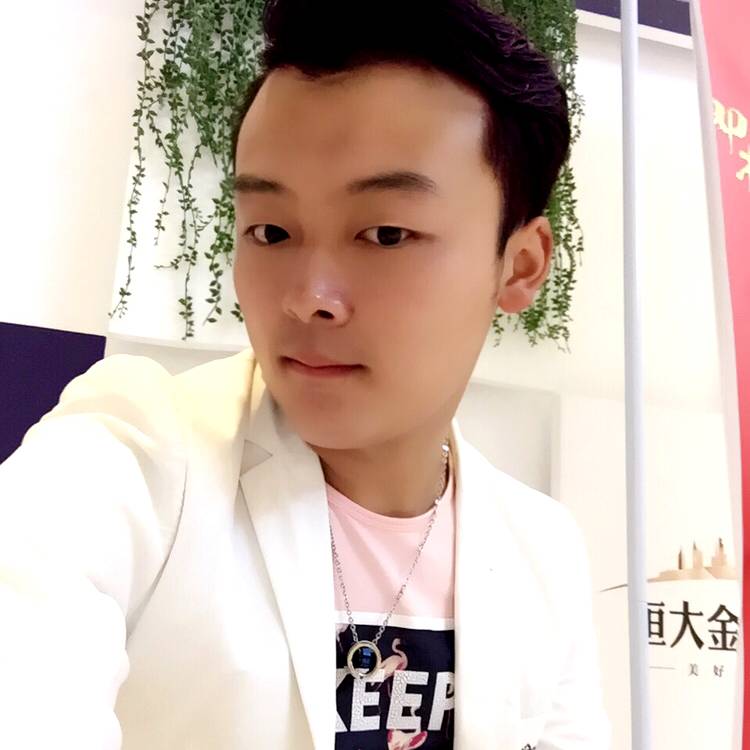 学姐回眸无奈的照片