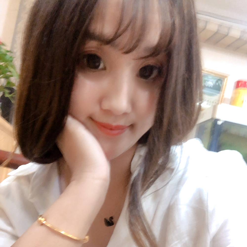斑驳鞋子频危物种的照片