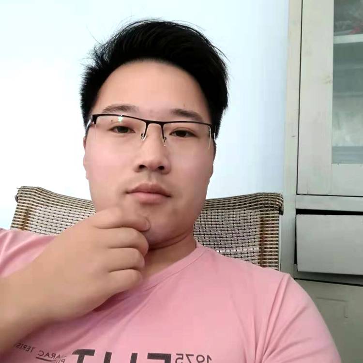 冷眸回首忧虑的照片