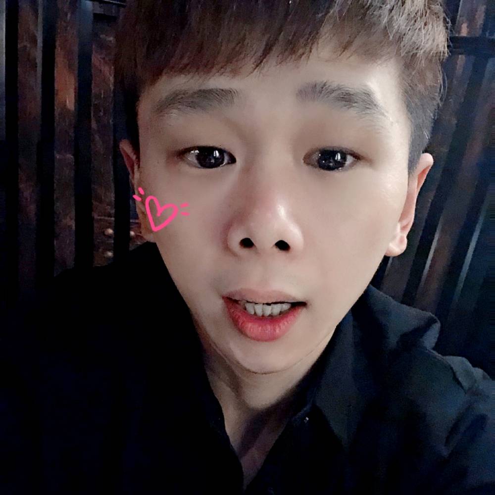 H阿的照片