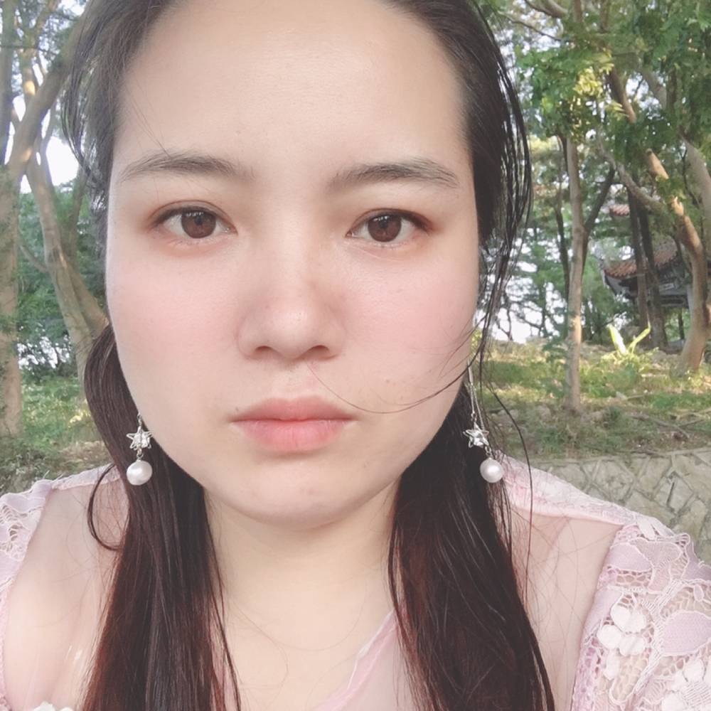 初妆笑满意的照片