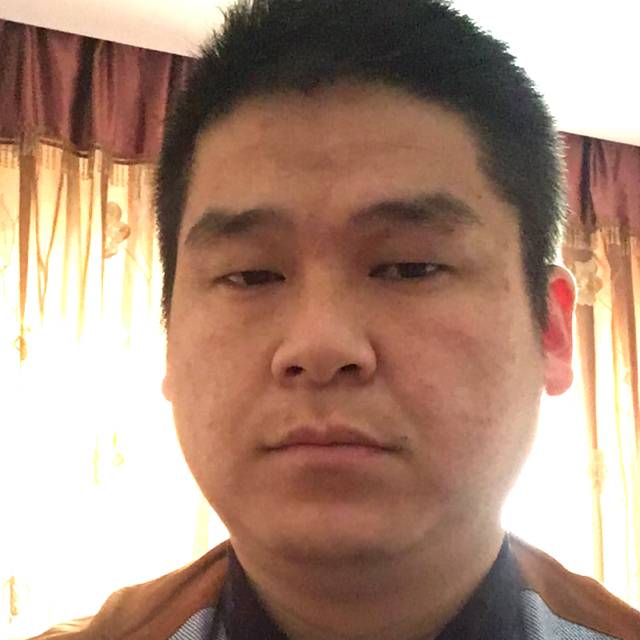 单身請巨人的照片
