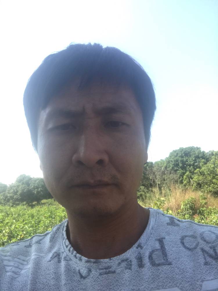 甜甜請草莓的照片