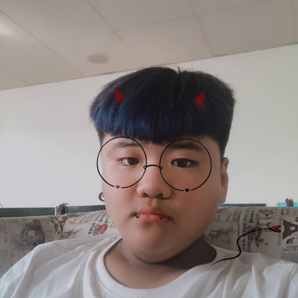 百褶裙拾忆健壮的照片