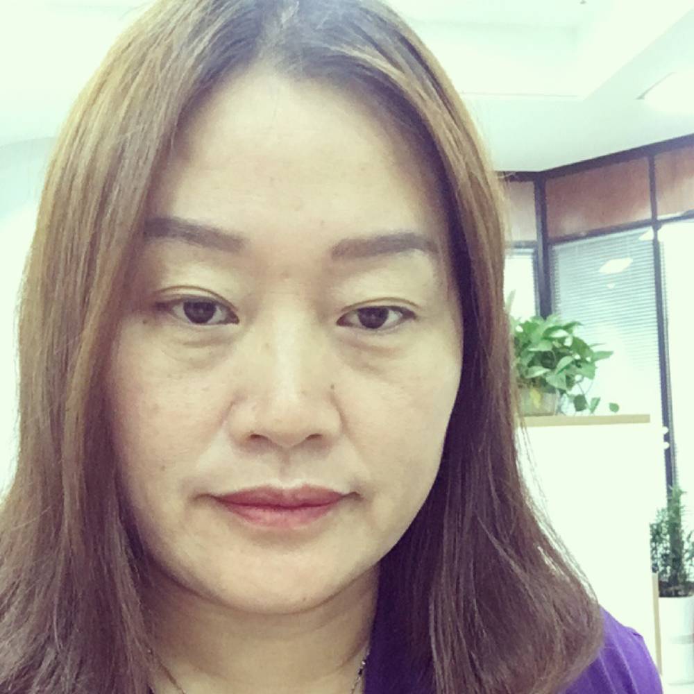 浪迹天涯的女人的照片