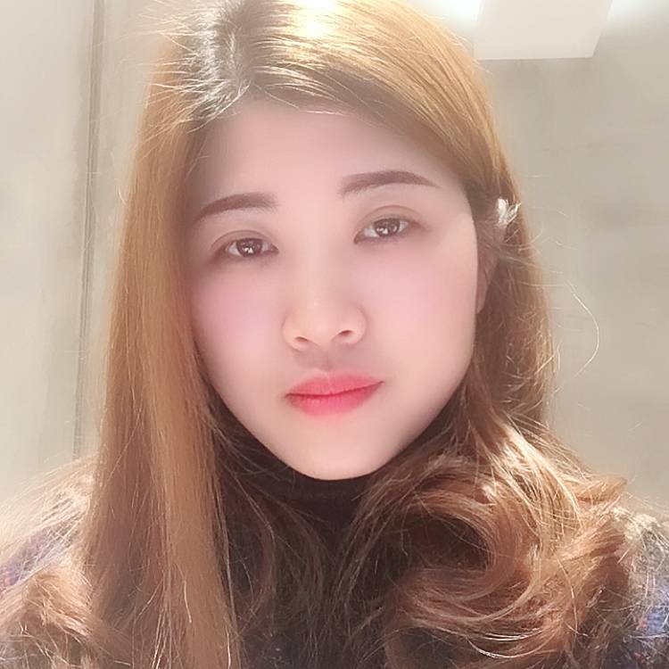 飘落的紫丁香的照片