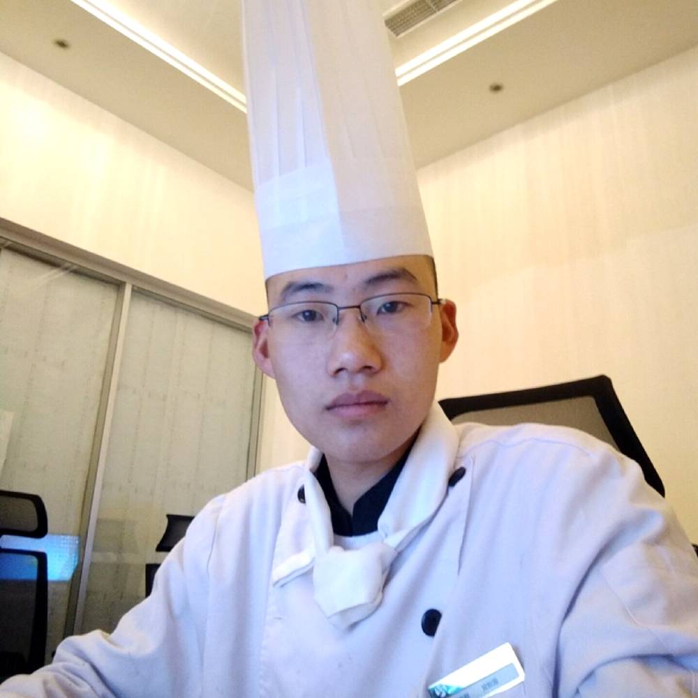 单纯挽手黑夜的照片