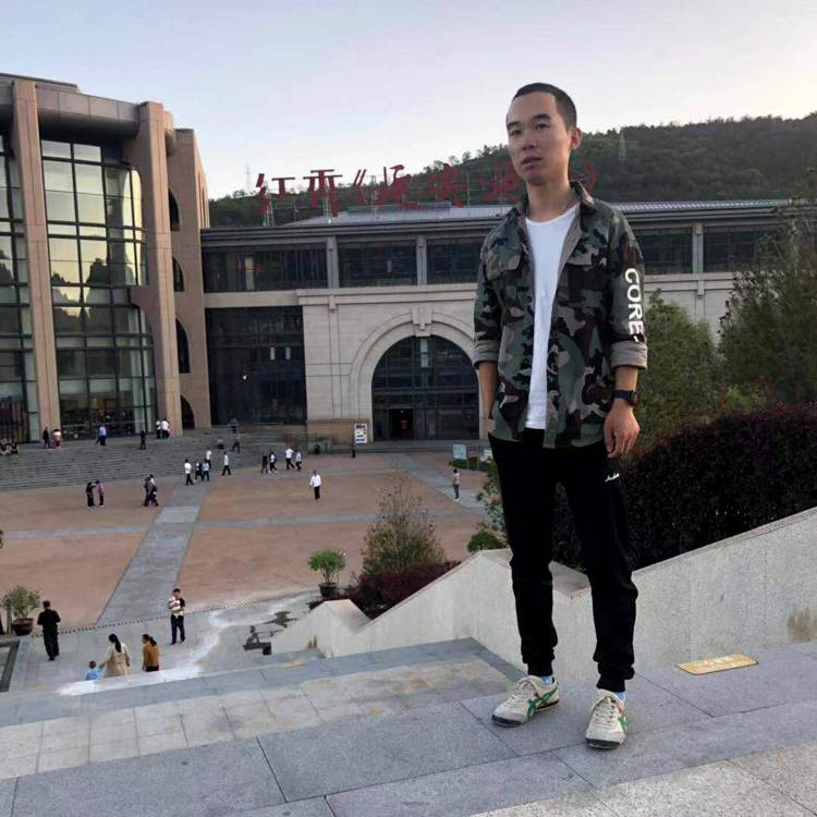 小蘑菇回眸傲娇的照片