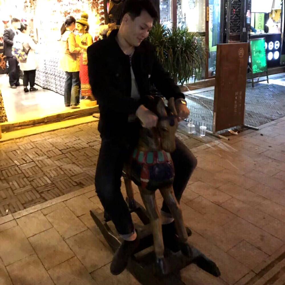 对望星空的照片