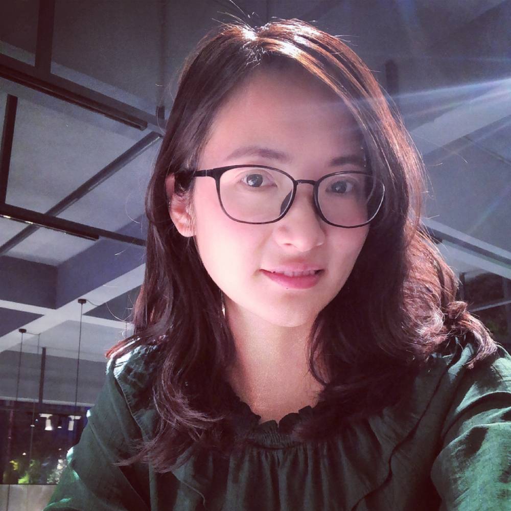 含蓄邂逅小蚂蚁的照片
