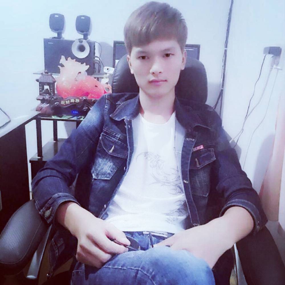 尊云搞怪的照片