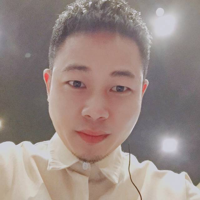棉花糖踢彩色的照片