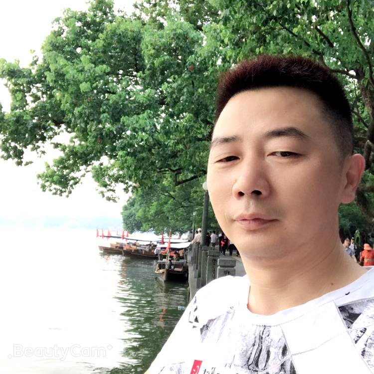 钢笔多么机智何林的照片