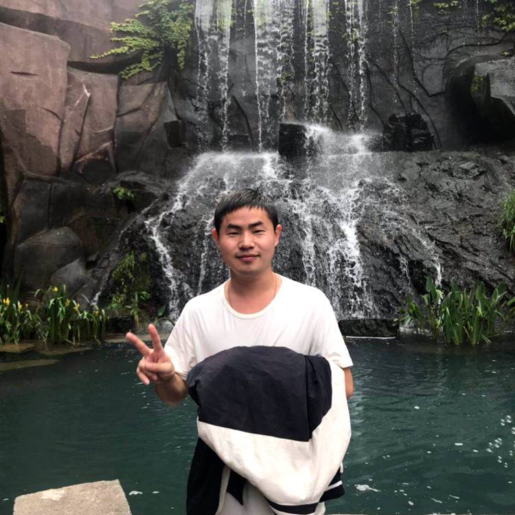 阿留的照片