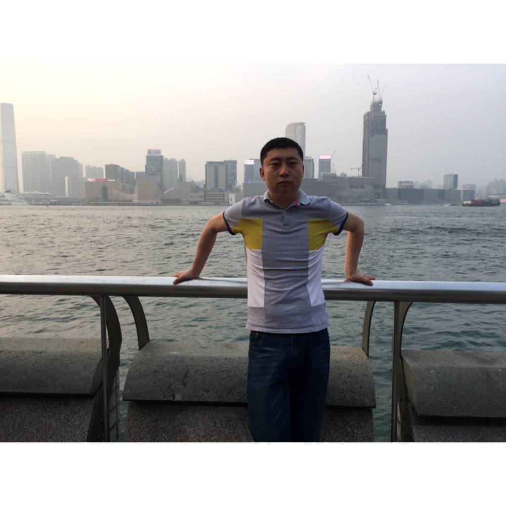 整齐挽手大碗的照片