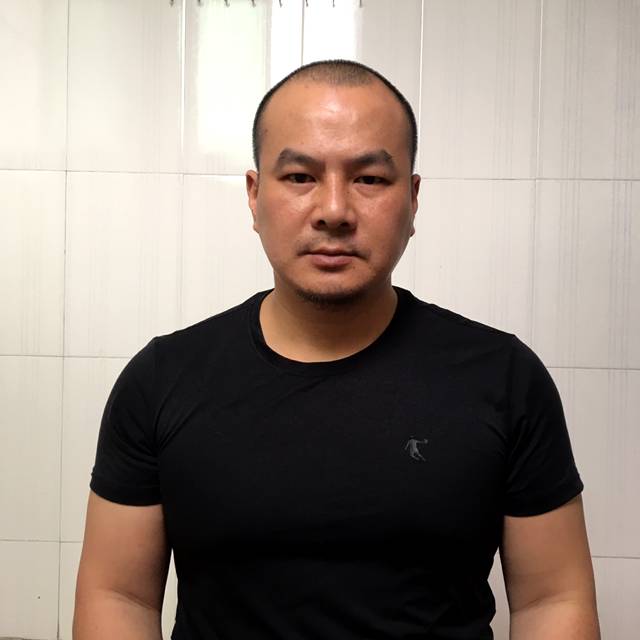 覃孤狼的照片
