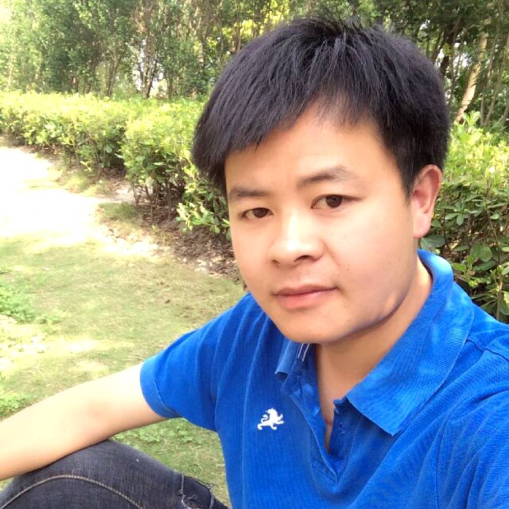 尹陈龙的照片