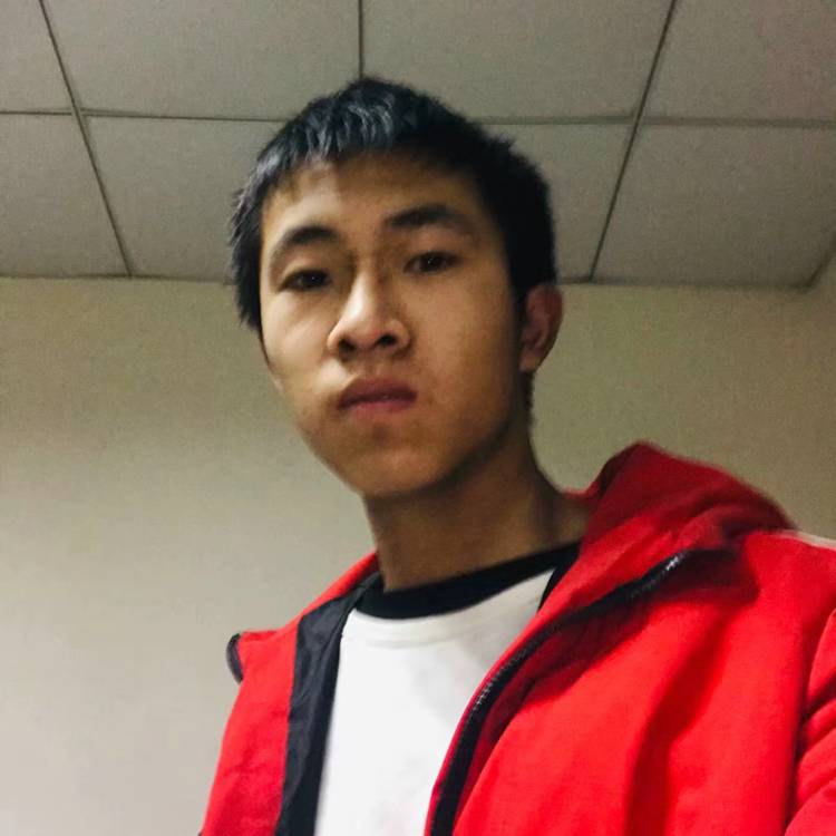 眯眯眼迎外套的照片