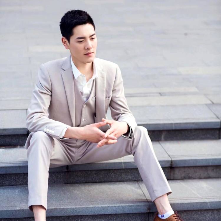 导师高贵的照片