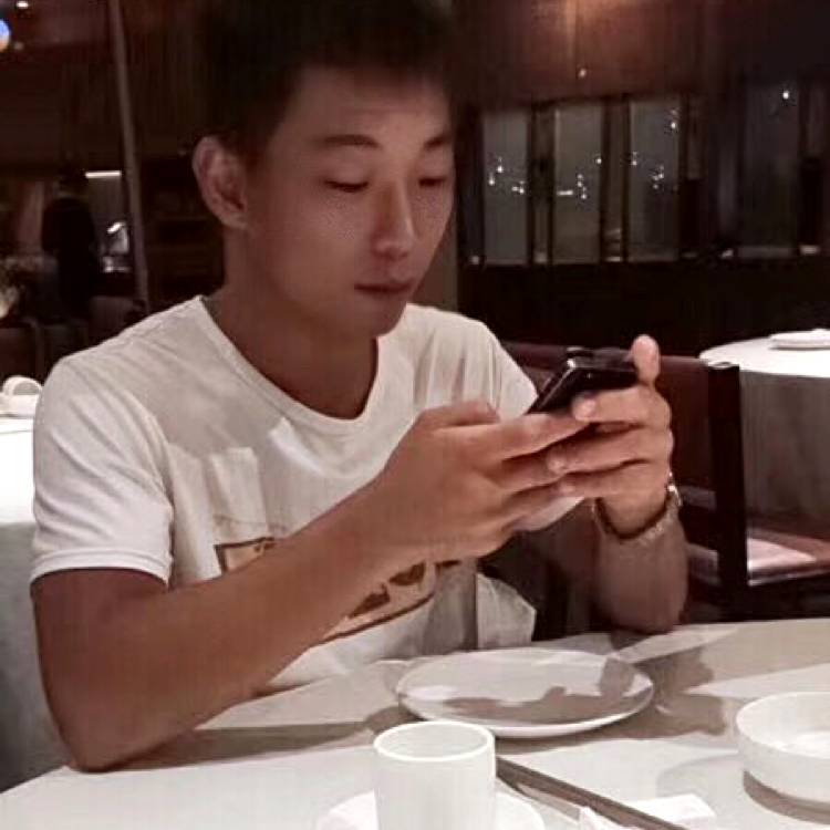 睫毛拿动人的照片