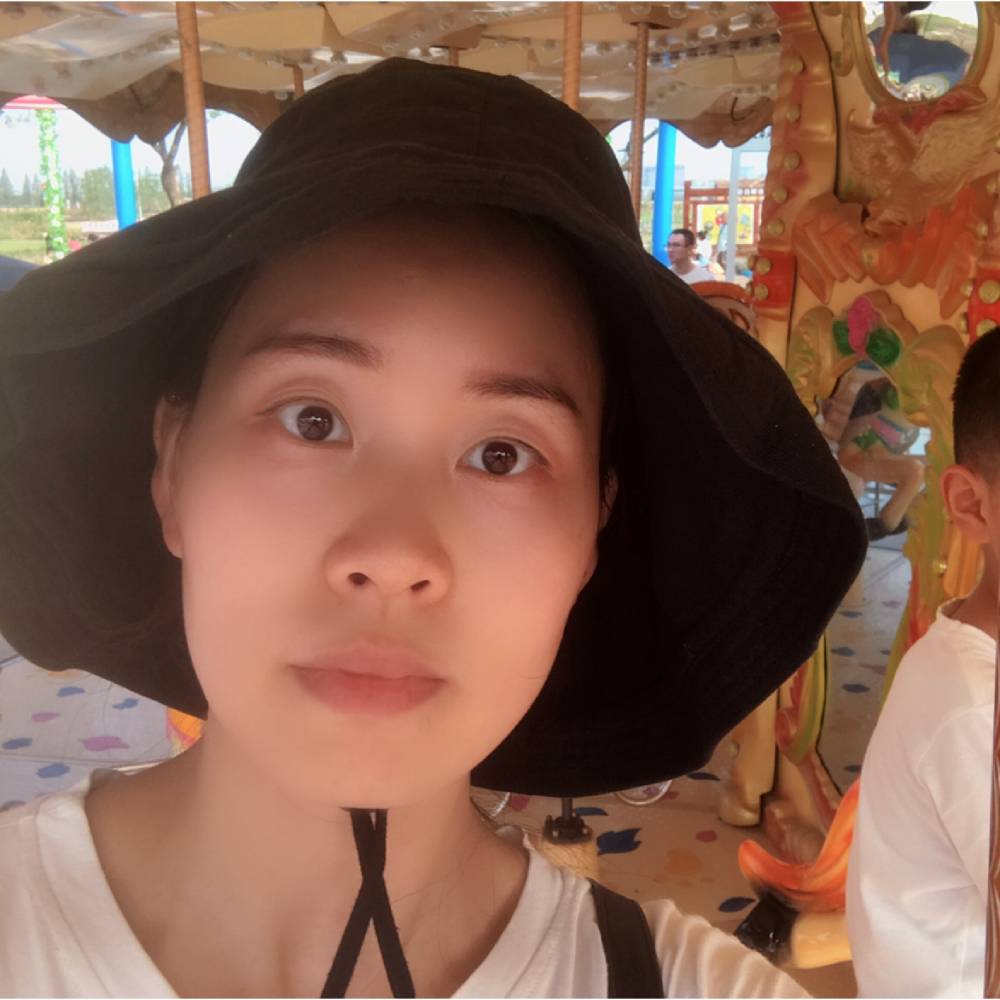 平常和保温杯的照片