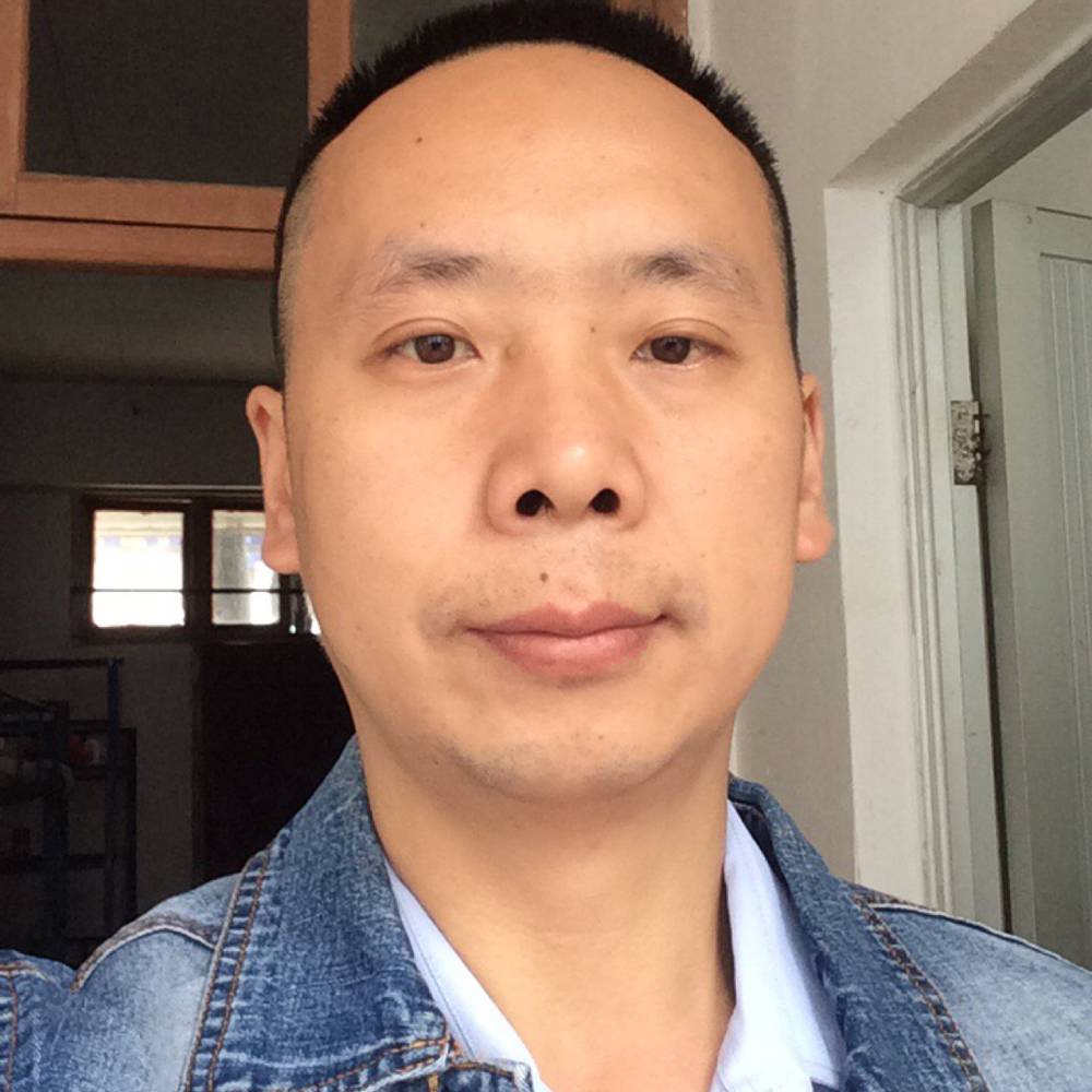 温暖倾心帆布鞋的照片