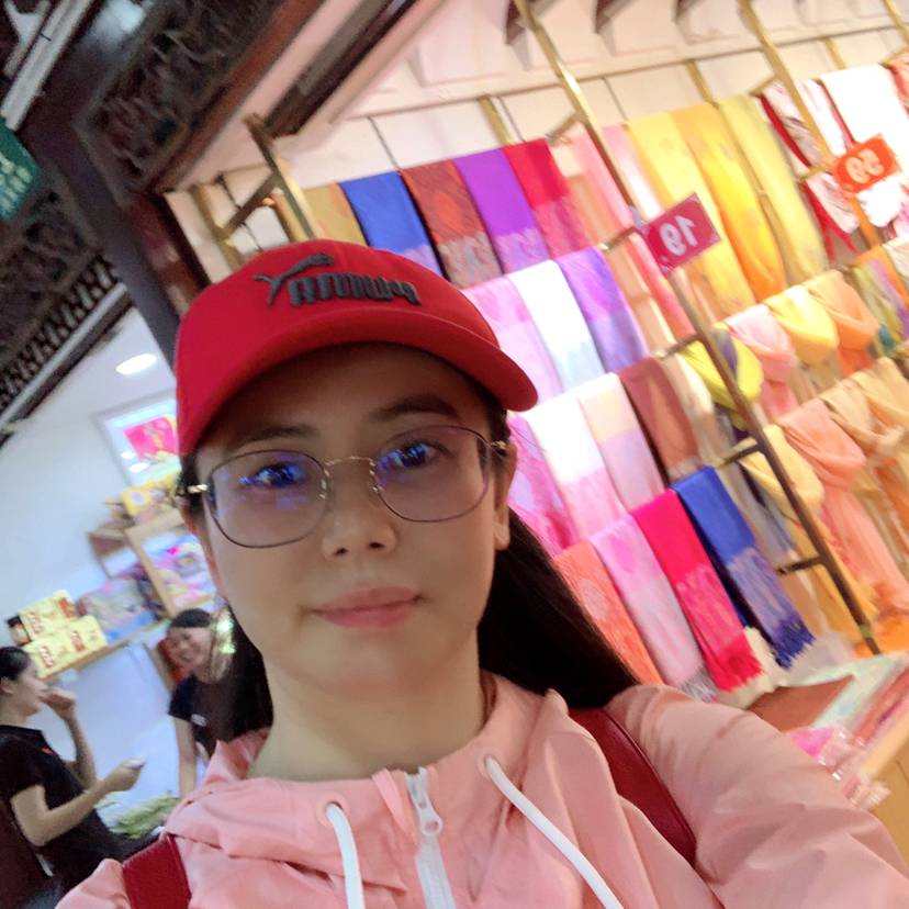 森槿浅吻谨慎的照片