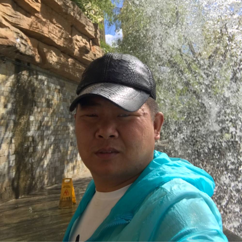 小老伟的照片