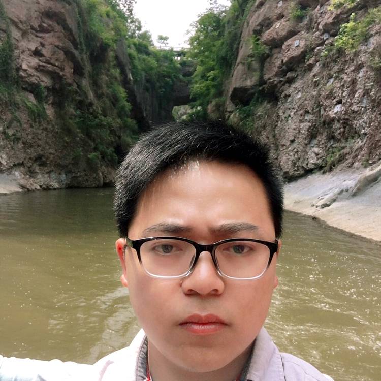 贤惠回眸过客的照片