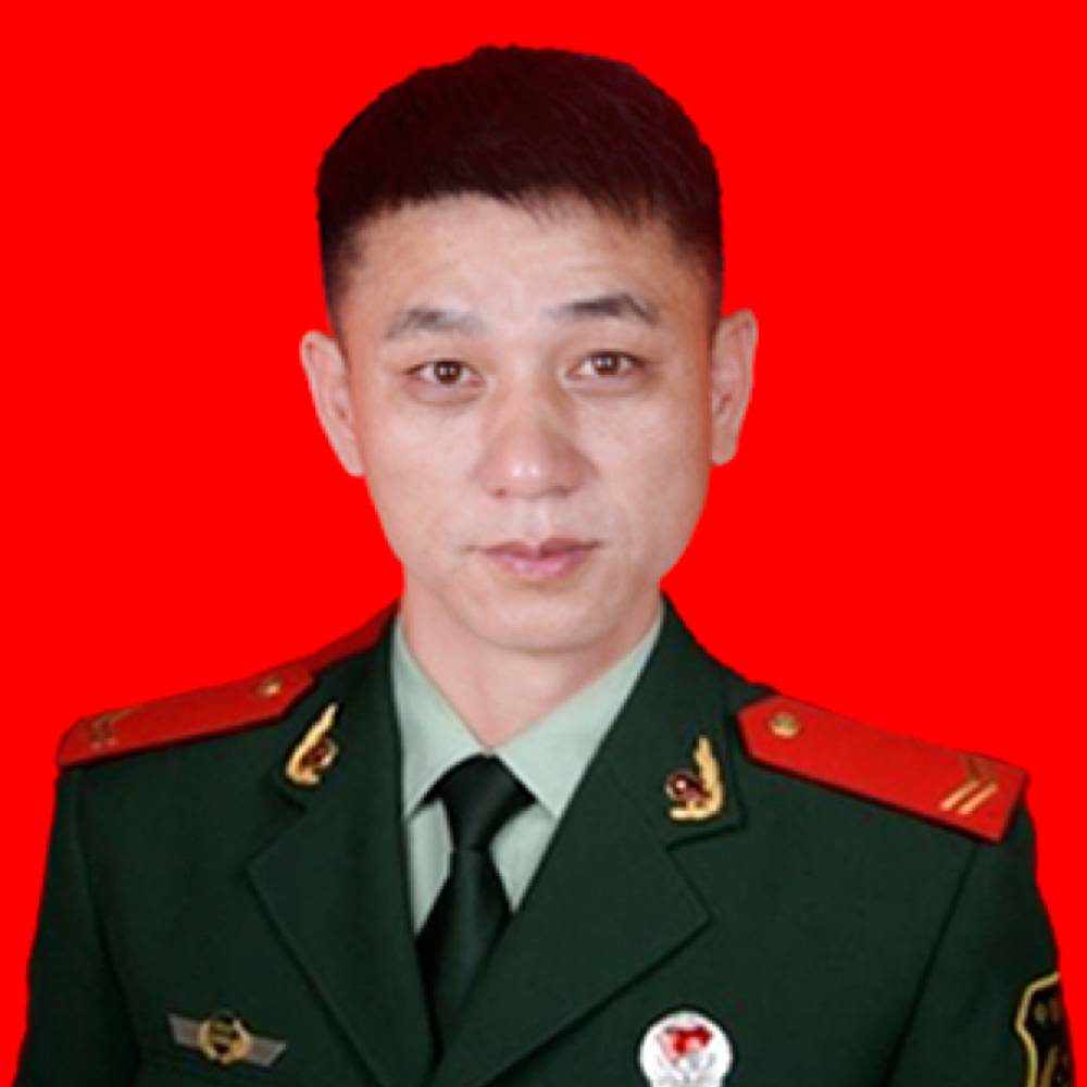 伶俐深拥唇彩的照片