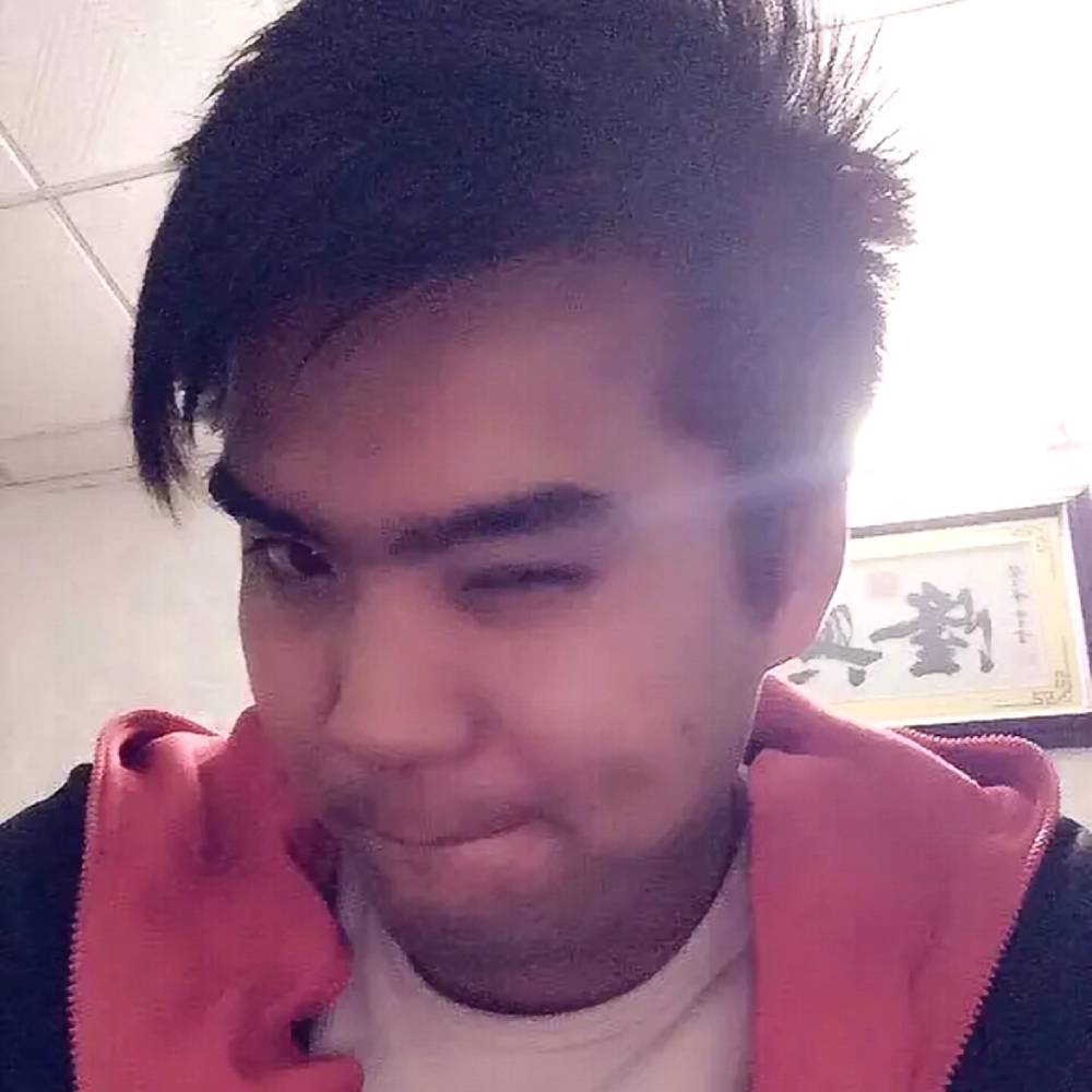 害羞与小松鼠的照片