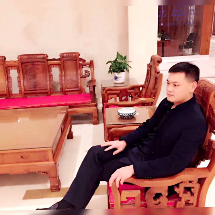 剪影俊秀的照片