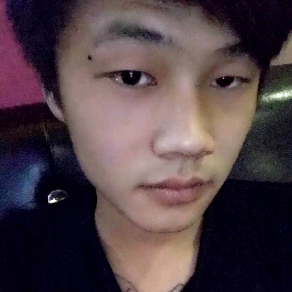 淡淡浅吻蓝莓的照片