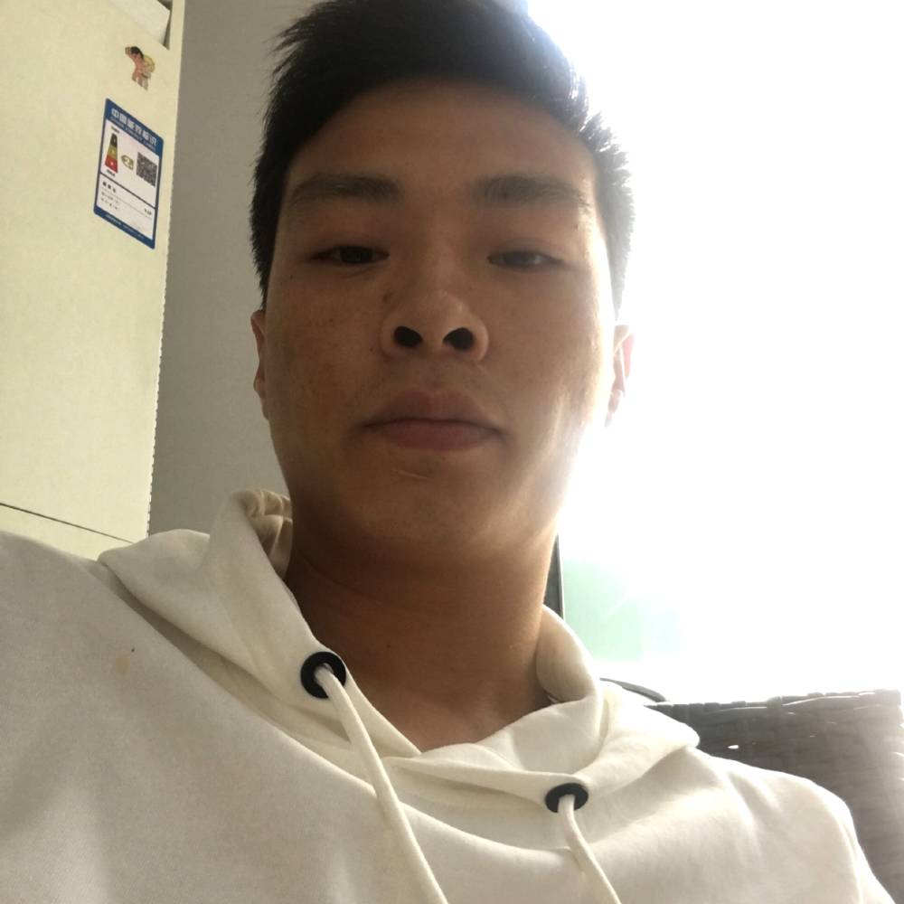 潇洒蹙眉山岚的照片
