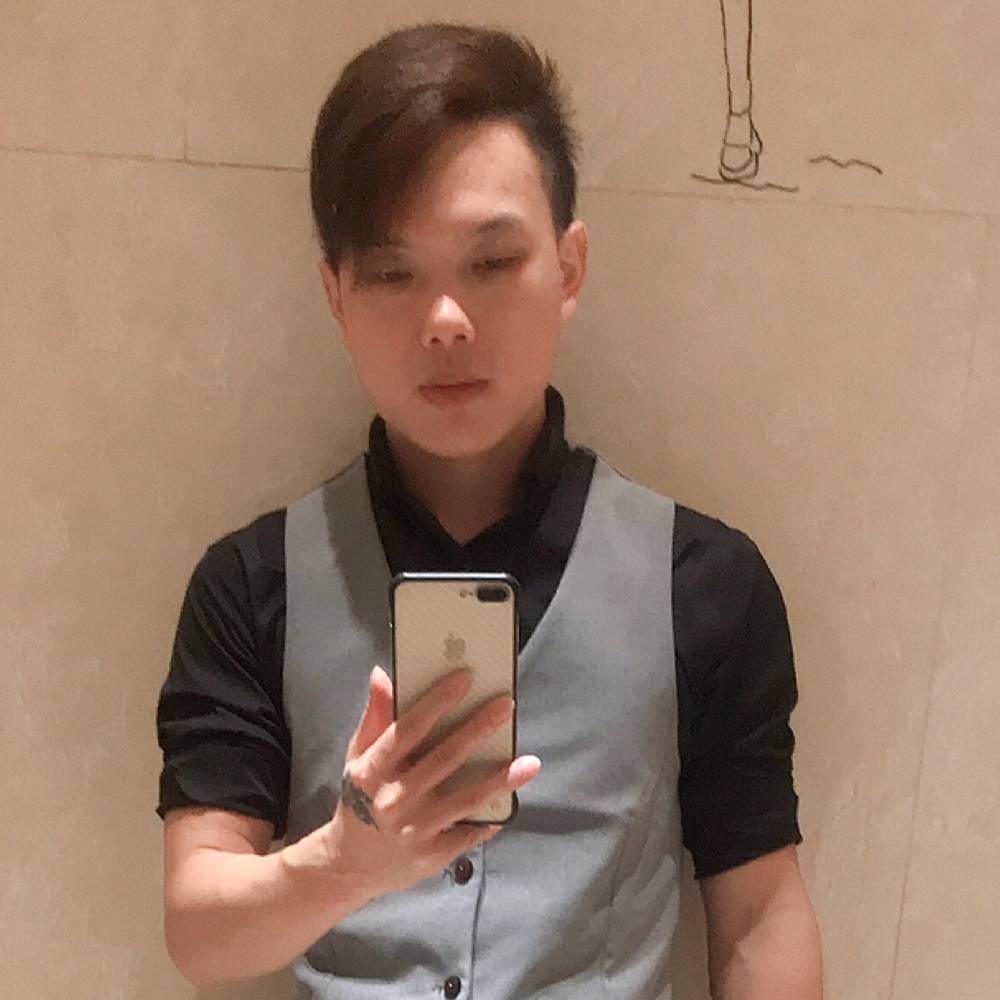 街口的托尼的照片