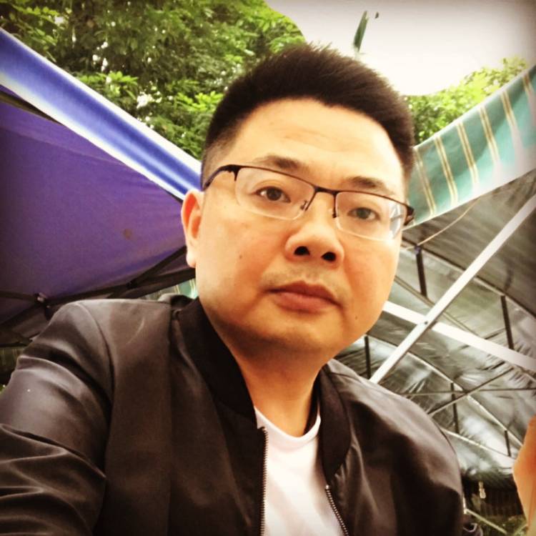 无辜倾心酸奶的照片