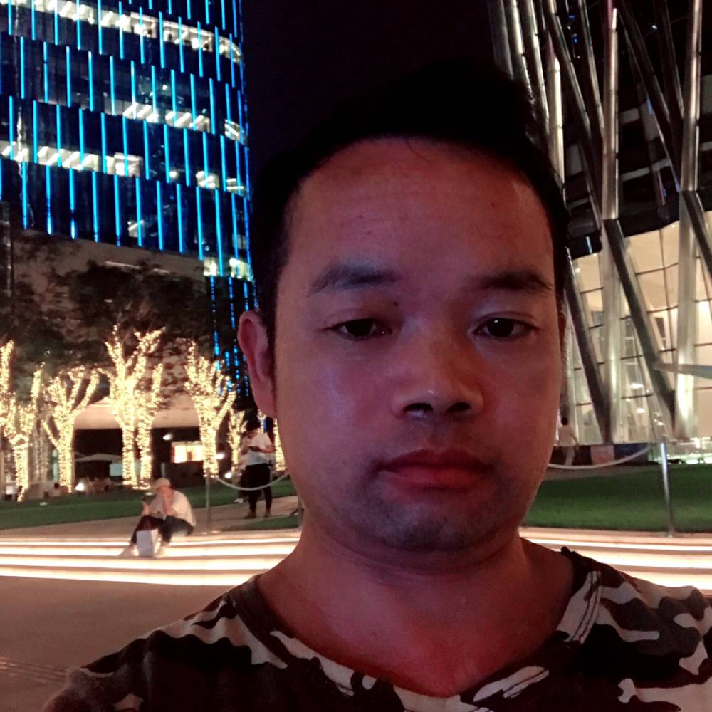 店员扯典雅的照片