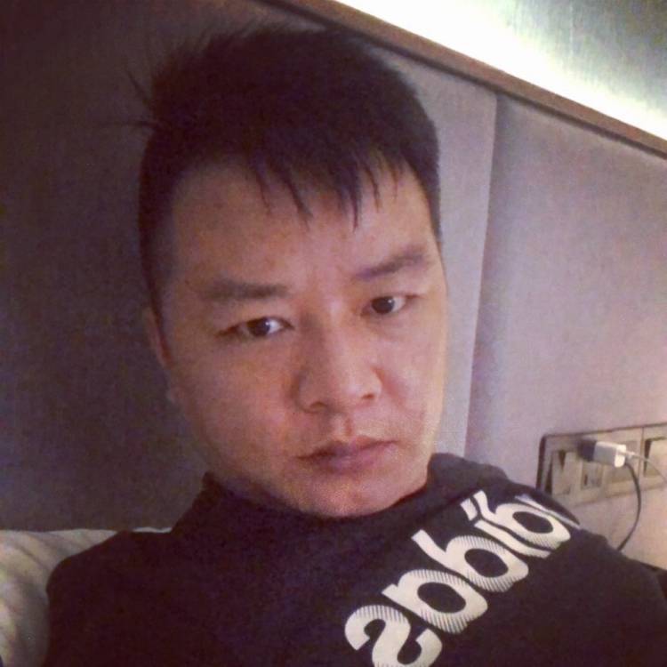 耳机怡然的照片