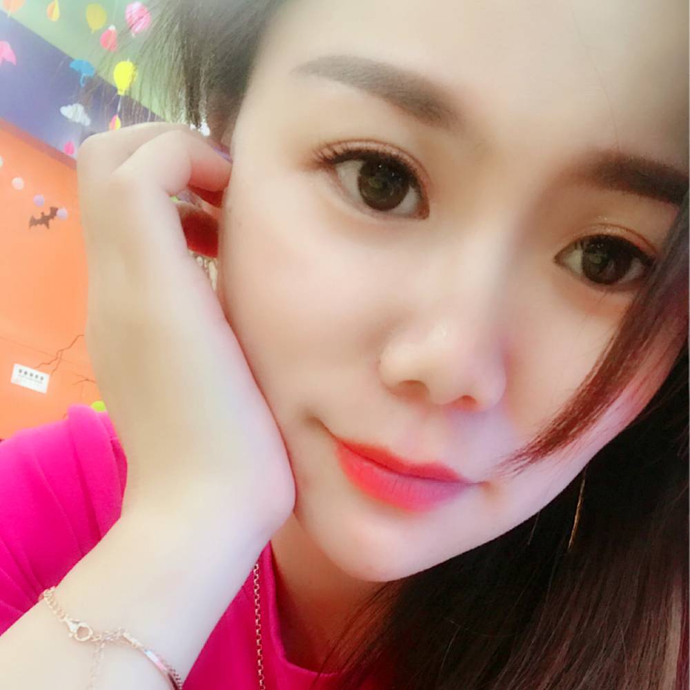 板栗回首温婉的照片