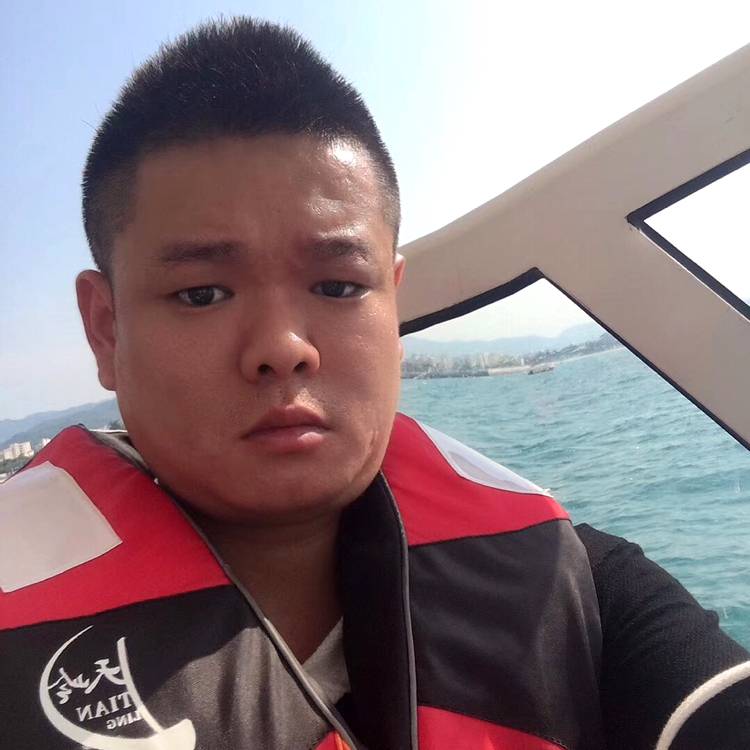 ALone龙的照片