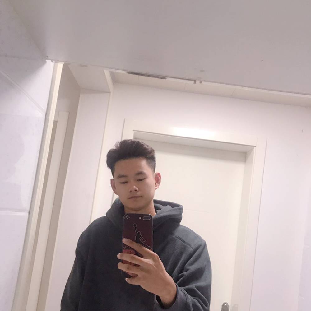 格格不入丶的照片