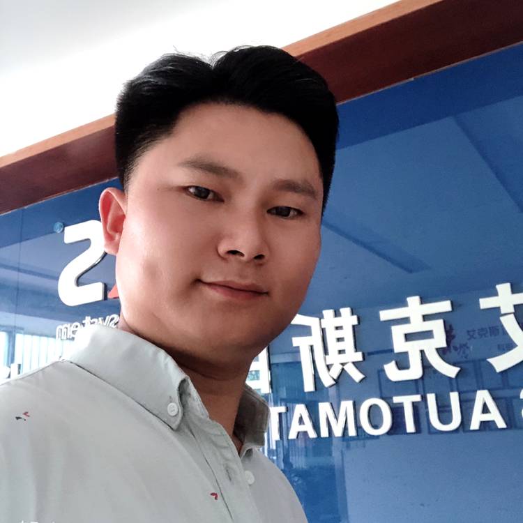 龙振的照片