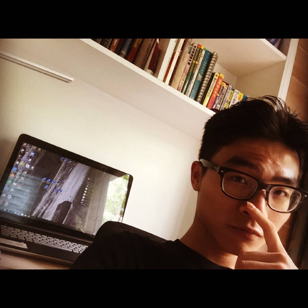 明理浅吻青琯的照片