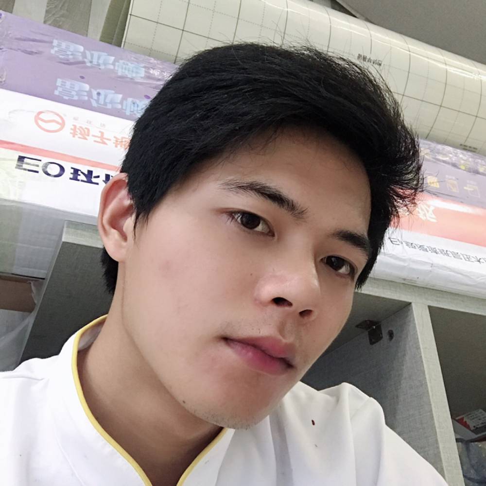 神勇踢断夏的照片