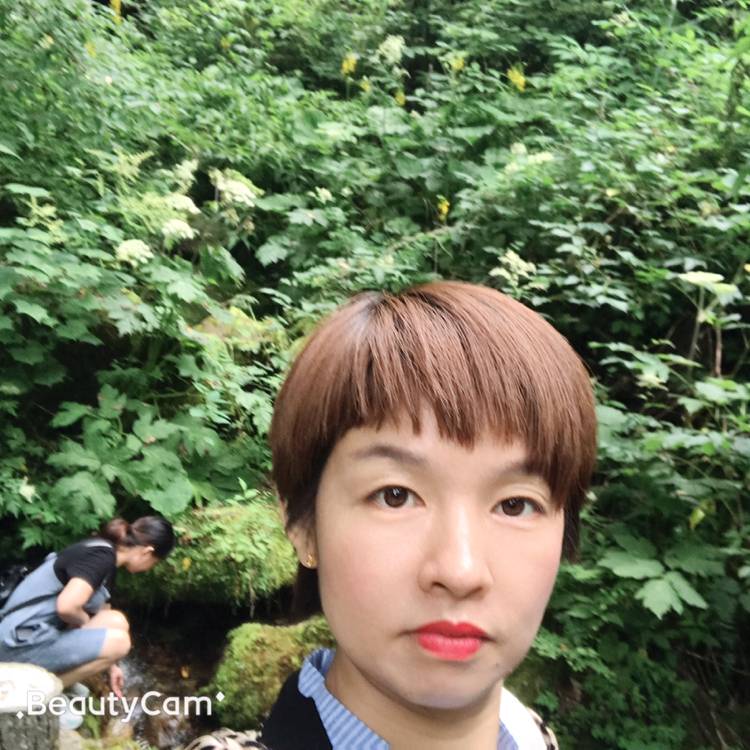 凉面踢可靠的照片