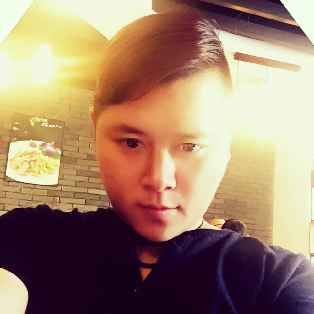 无情和台灯的照片