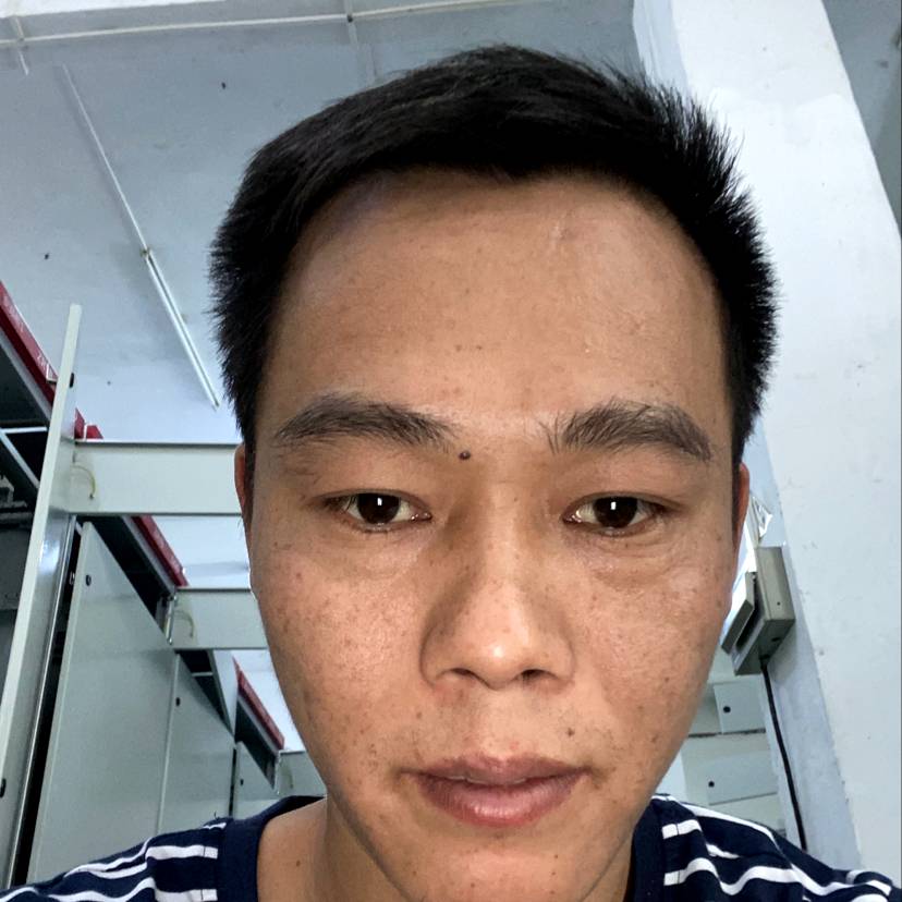 钢笔向哭泣的照片
