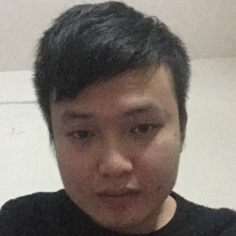 温柔浅吻小蘑菇的照片